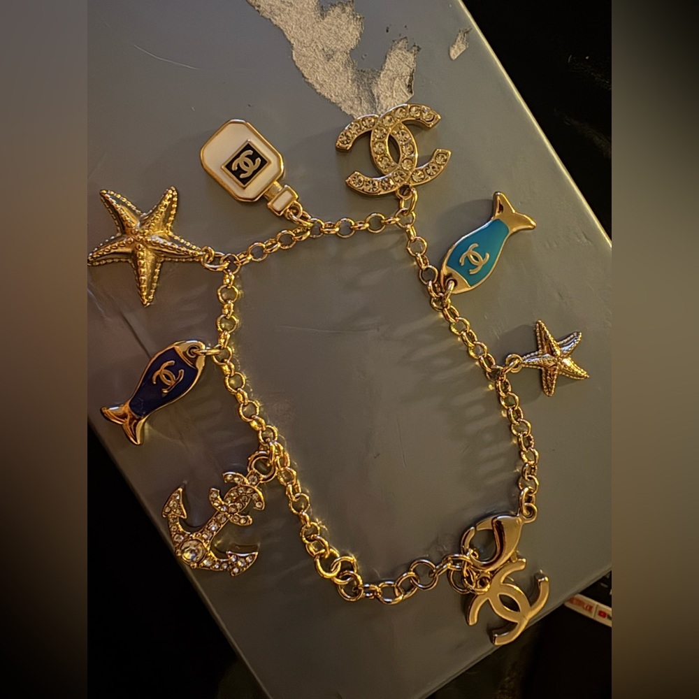 Chanel Charm Bracelet with 25C cruise collection - Picture 4 of 7